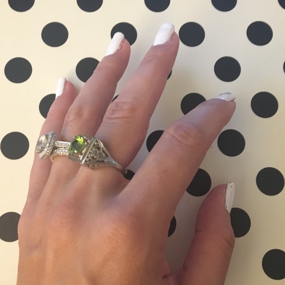 Stunning unique peridot ring - Picture 3 of 4